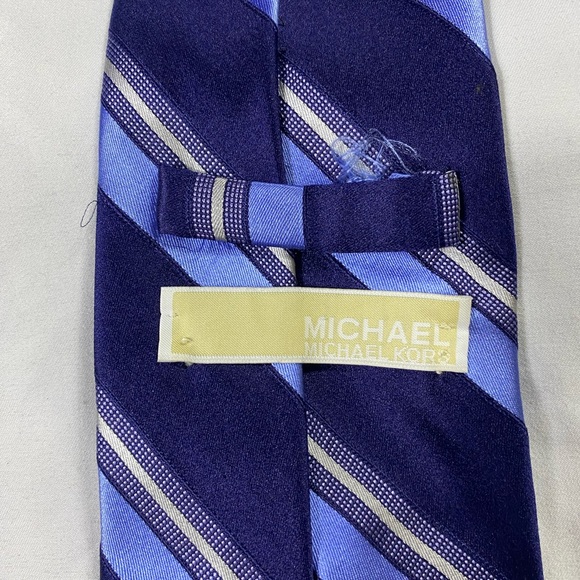 Michael Kors Navy Baby Blue Silver Tie - Picture 2 of 2